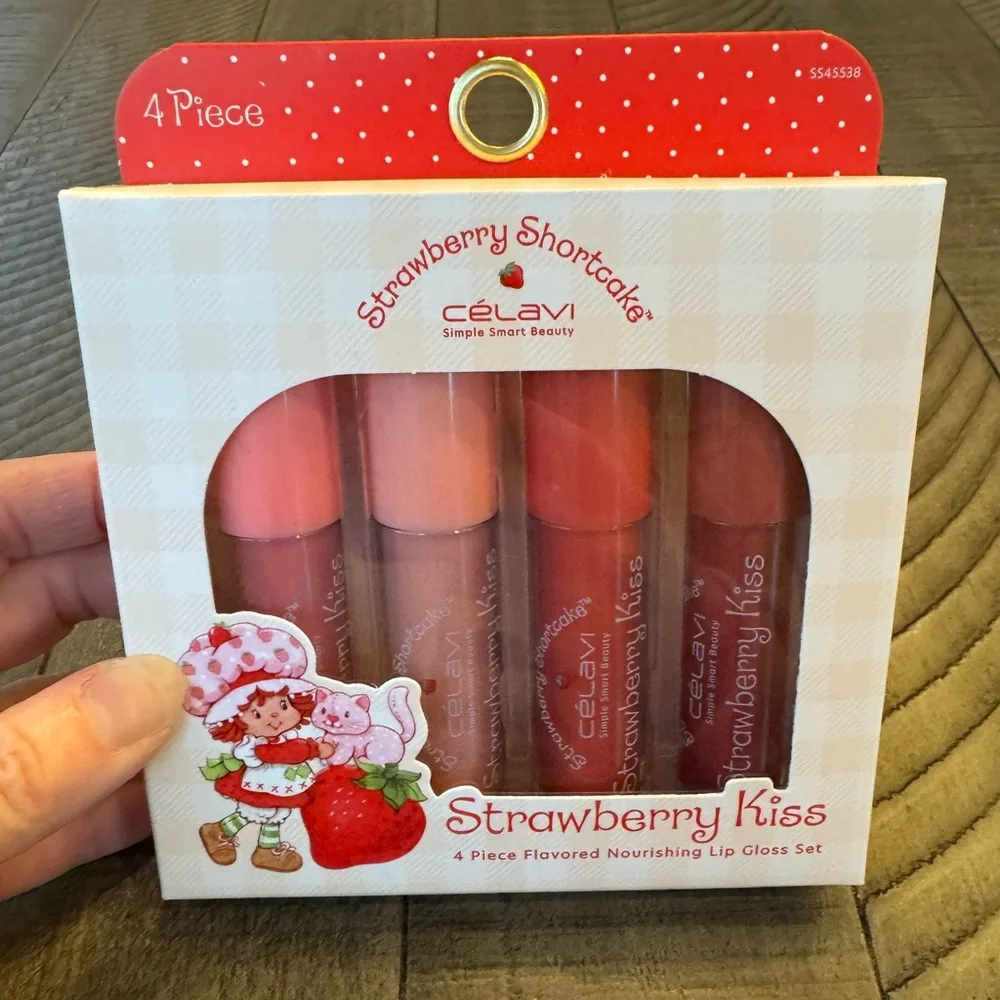 Celavi Strawberry Shortcake Kiss Lip Gloss Set (NIB)